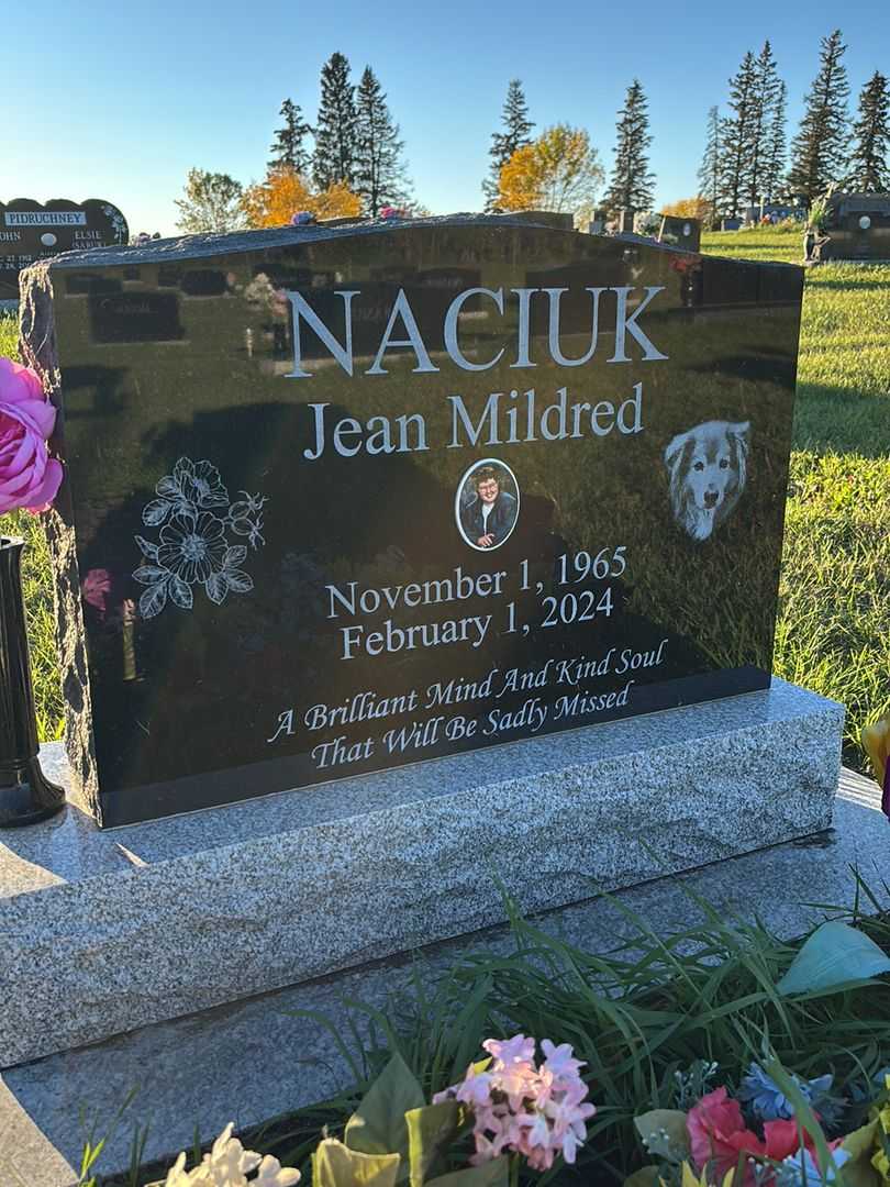 Jean Mildred Naciuk's grave. Photo 1