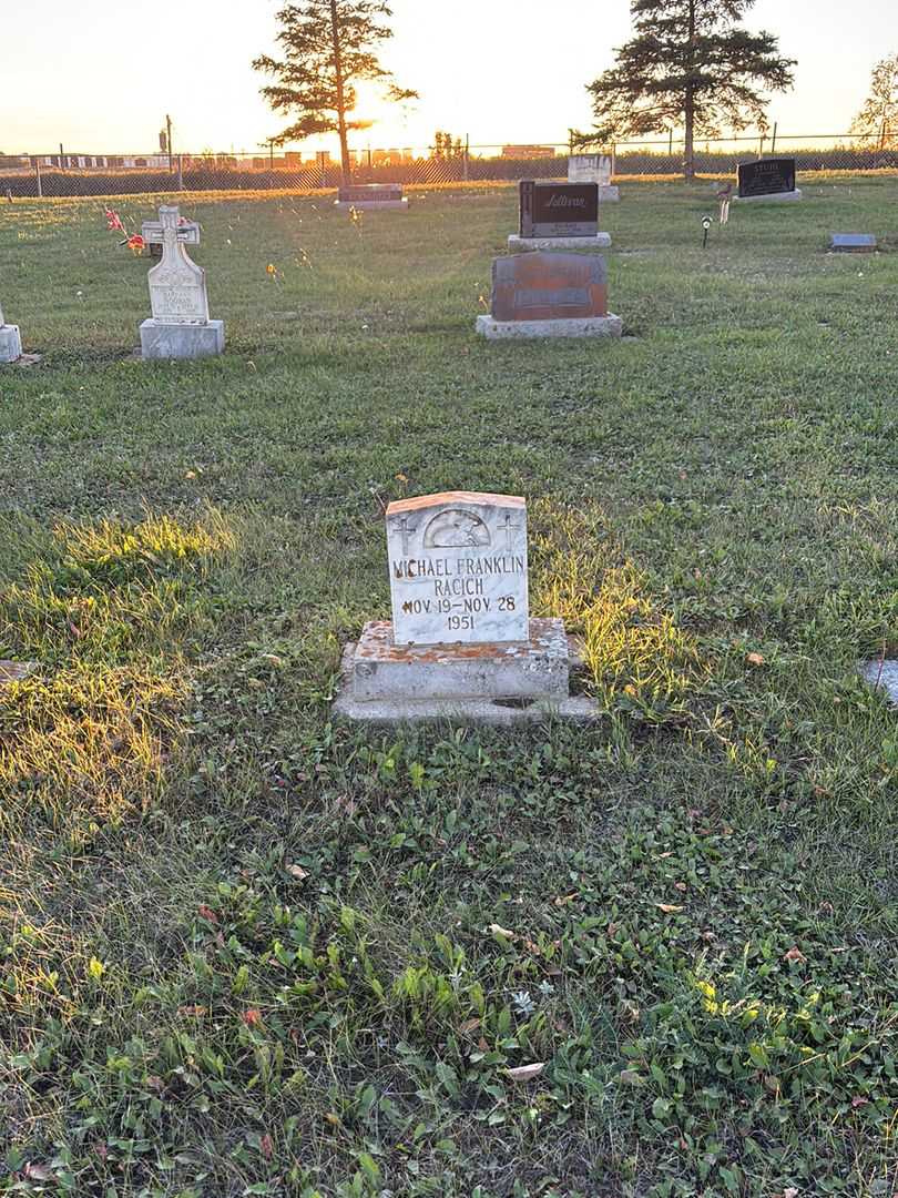 Michael Franklin Racich's grave. Photo 2