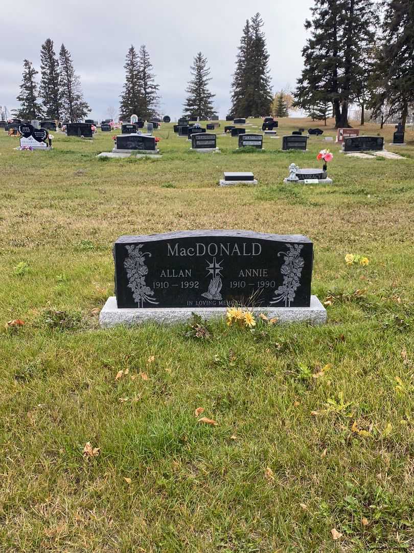 Allan MacDonald's grave. Photo 2