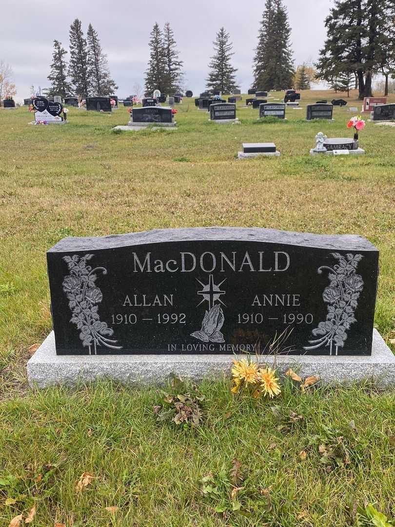 Allan MacDonald's grave. Photo 1