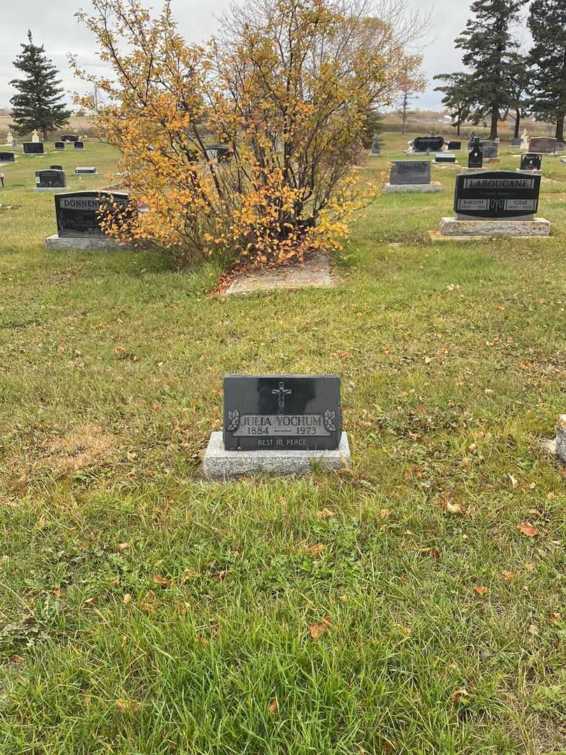 Julia Yochum's grave. Photo 2