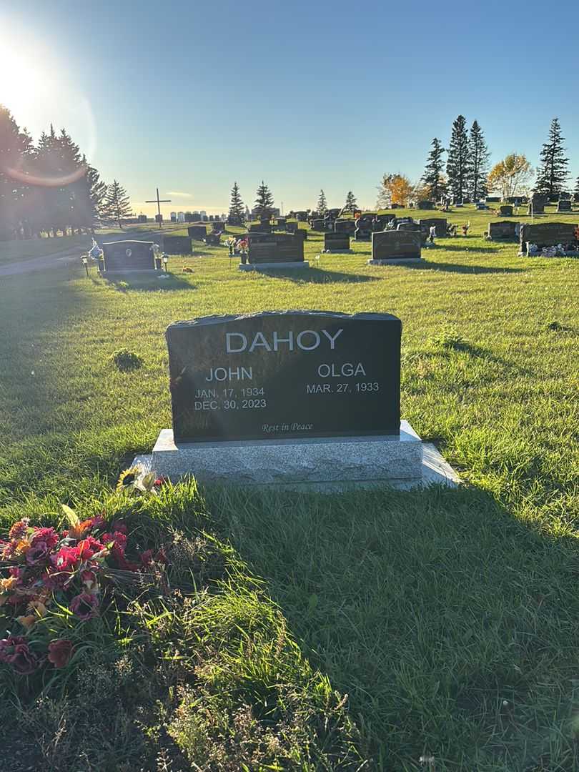 John A. Dahoy's grave. Photo 2