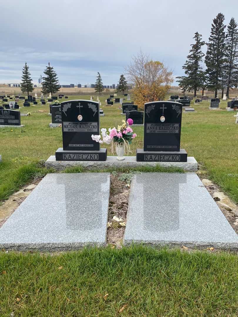 Michael Kazieczko's grave. Photo 2