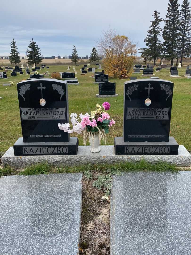 Michael Kazieczko's grave. Photo 1