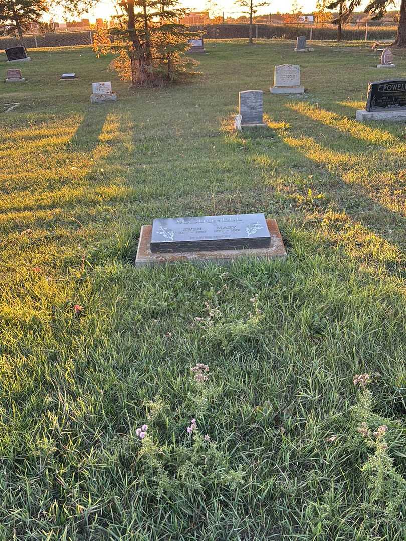 Ewen MacDonell's grave. Photo 2