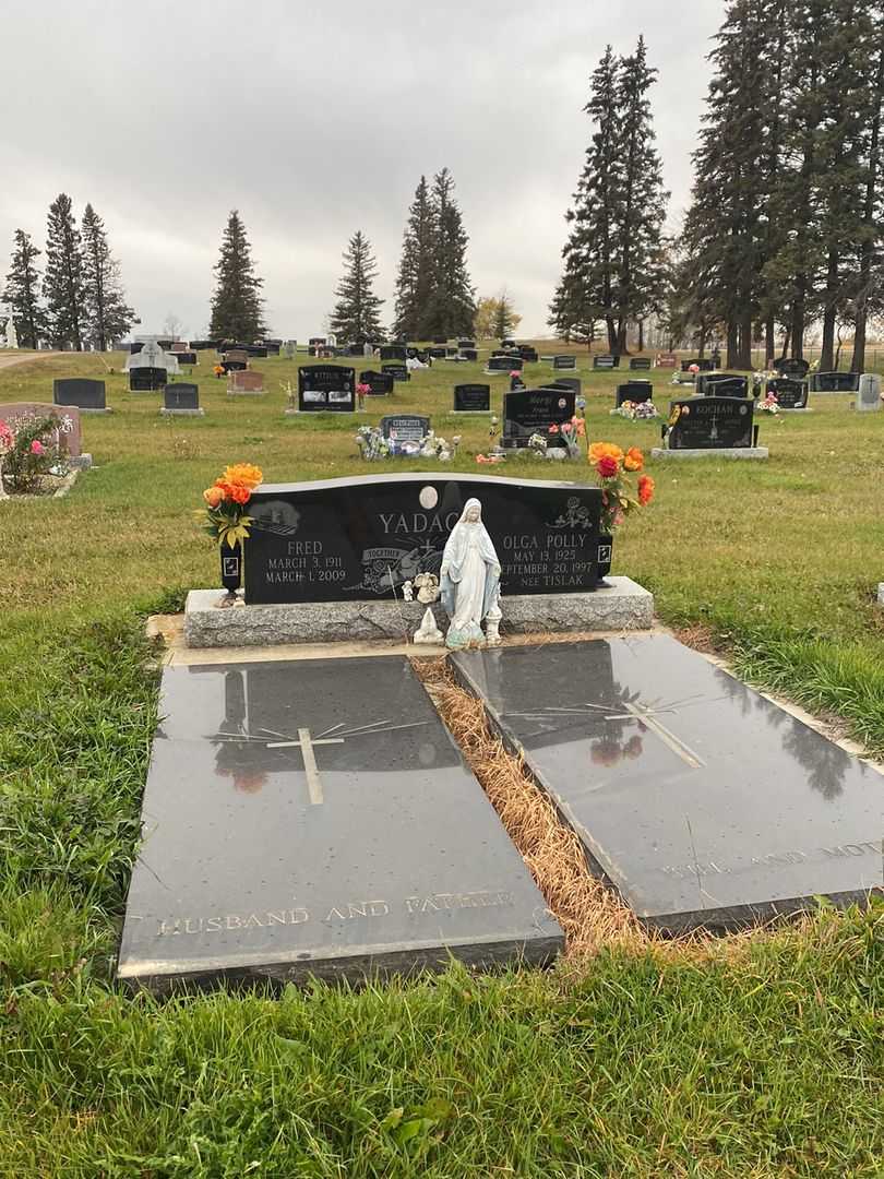 Fred Yadach's grave. Photo 2