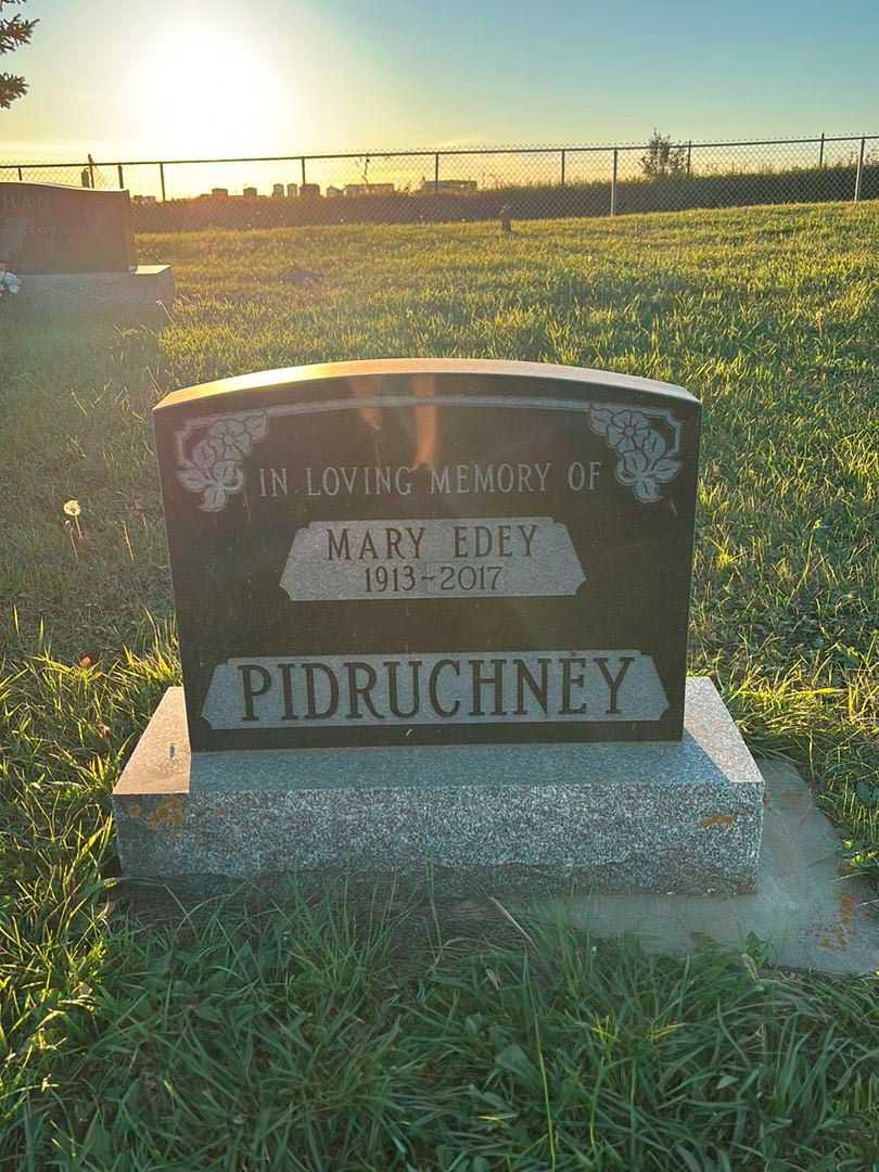 Mary Edey Pidruchney's grave. Photo 1