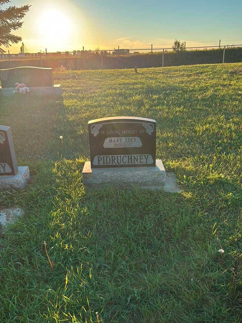 Mary Edey Pidruchney's grave. Photo 2