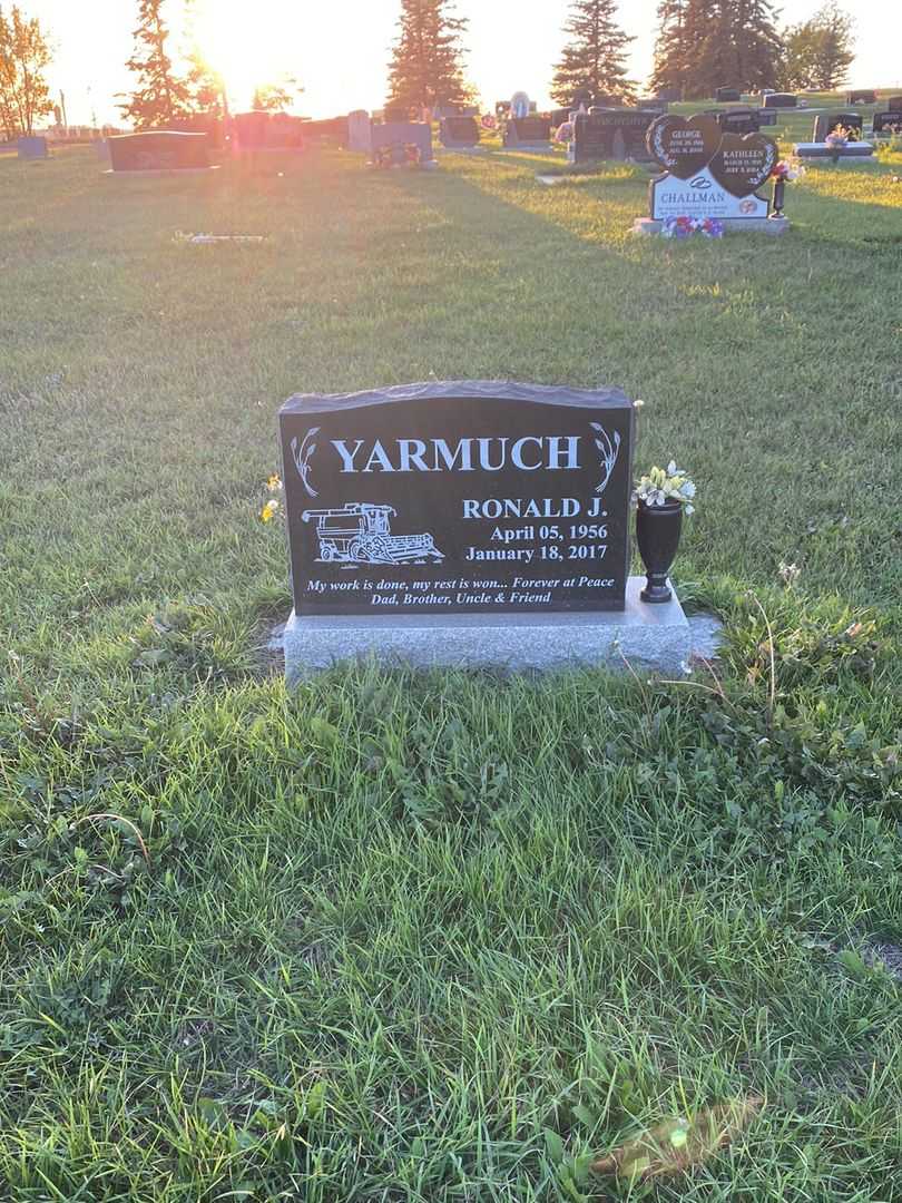 Ronald John Yarmuch's grave. Photo 2