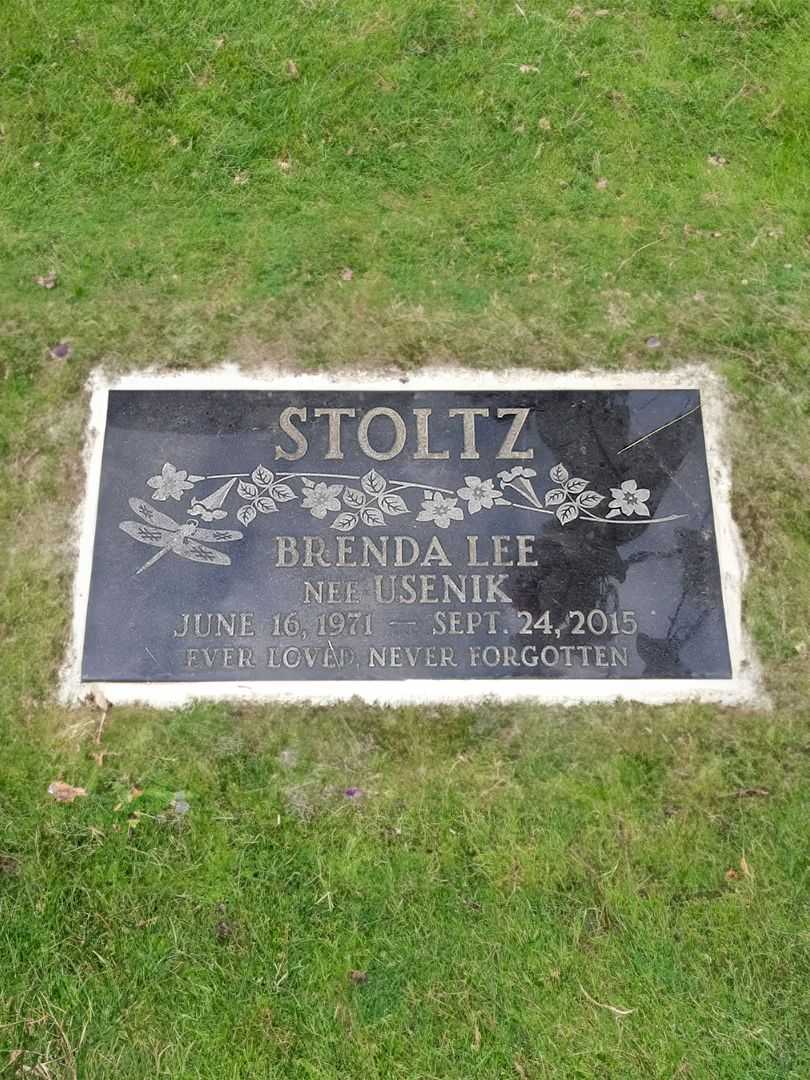 Brenda Lee Usenik Stoltz's grave. Photo 4