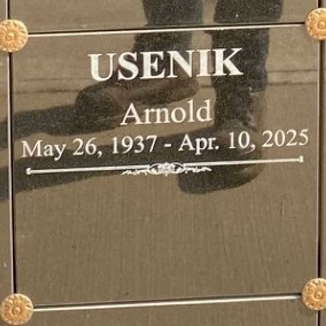 Mister Arnold Usenik's grave. Photo 2