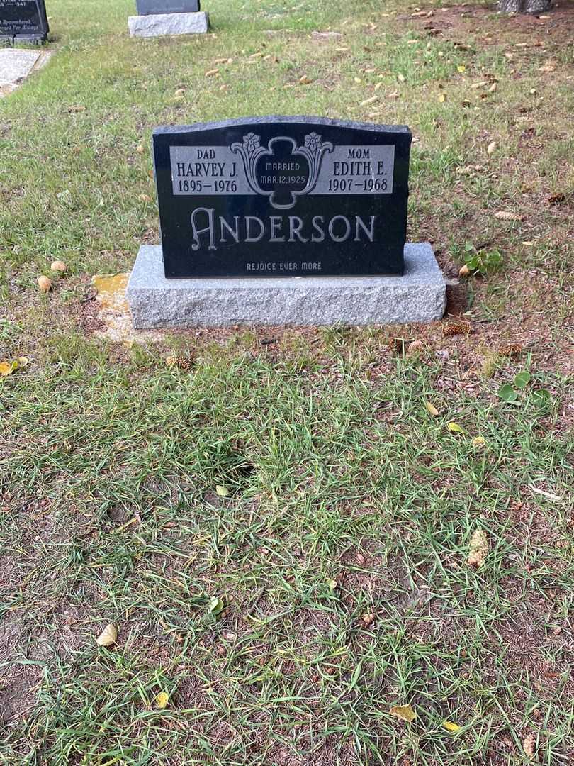 Heather Diane Paquette's grave. Photo 2