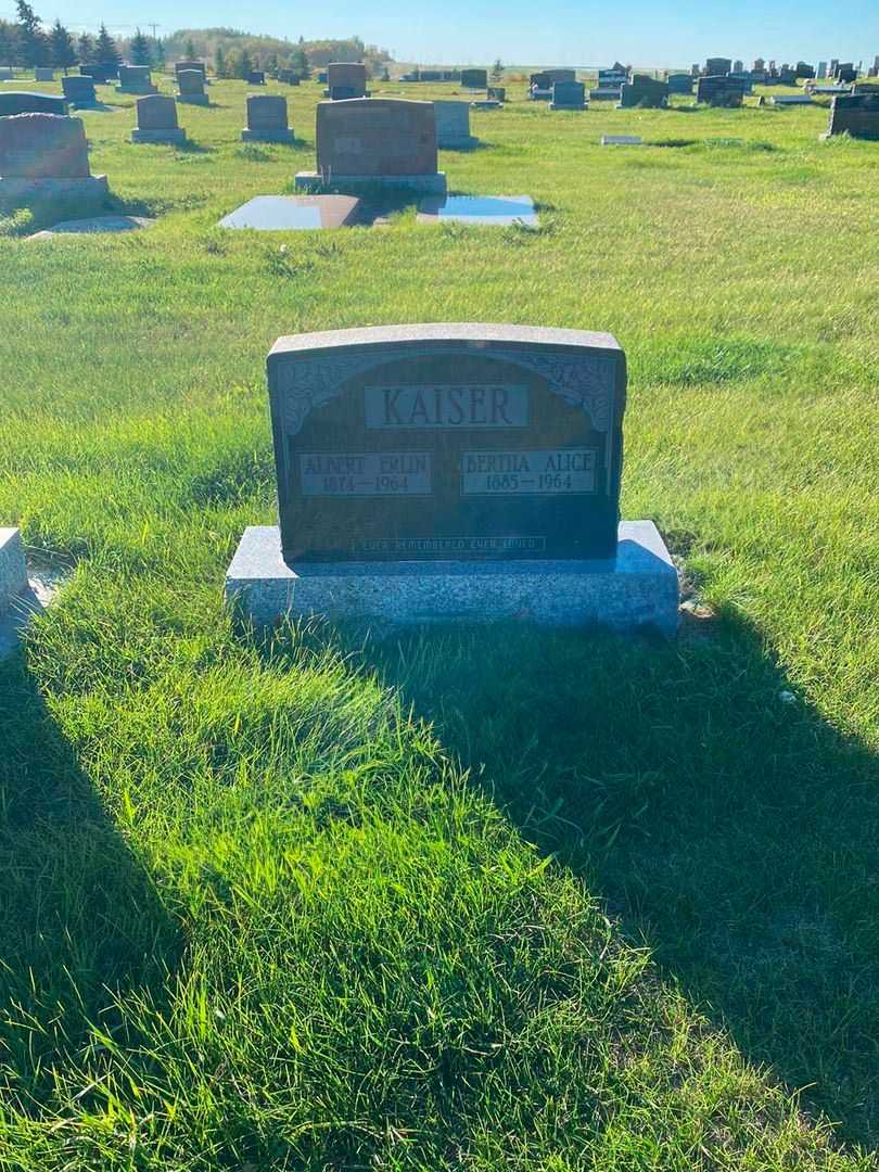 Bertha Alice Kaiser's grave. Photo 2