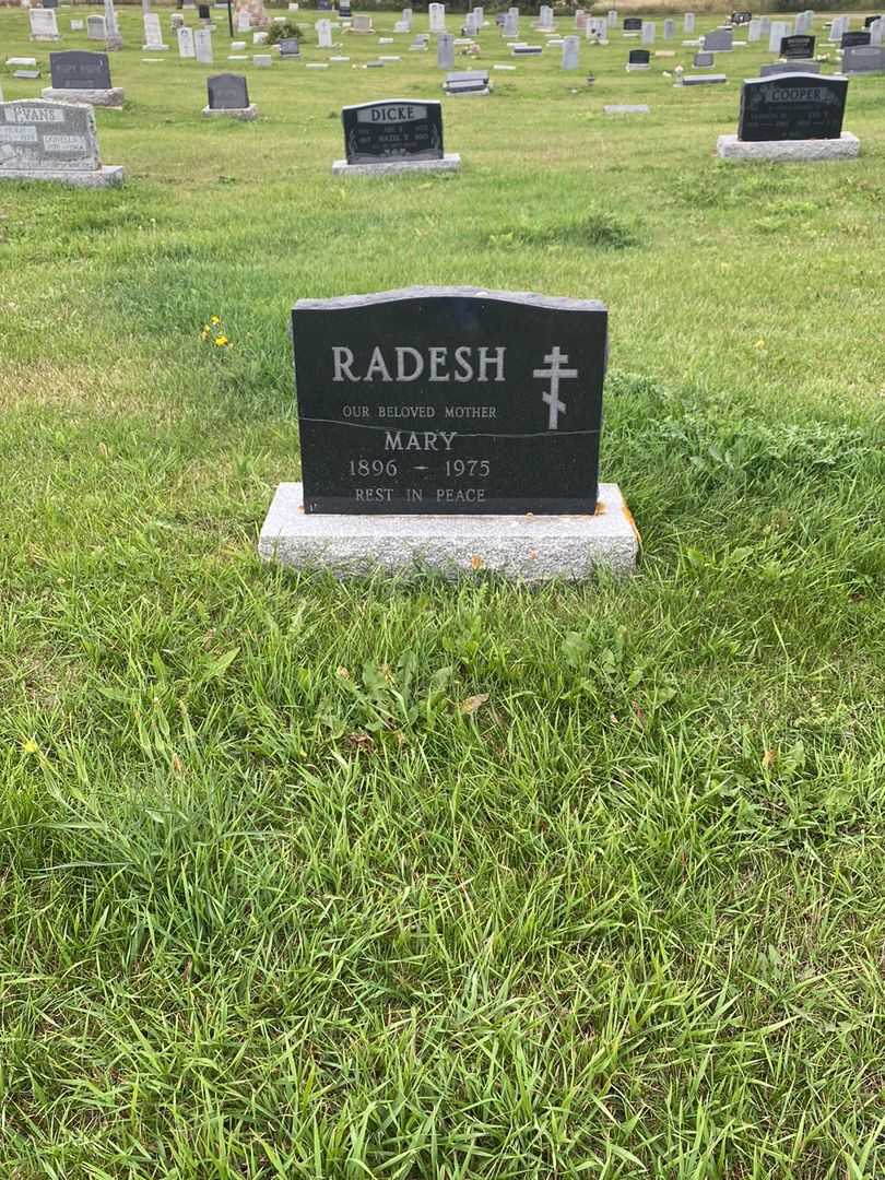 Mary Radesh's grave. Photo 2