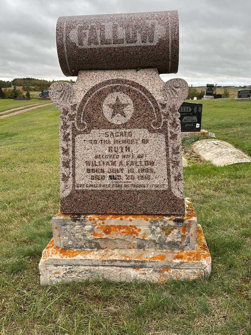 Ruth Fallow's grave. Photo 1