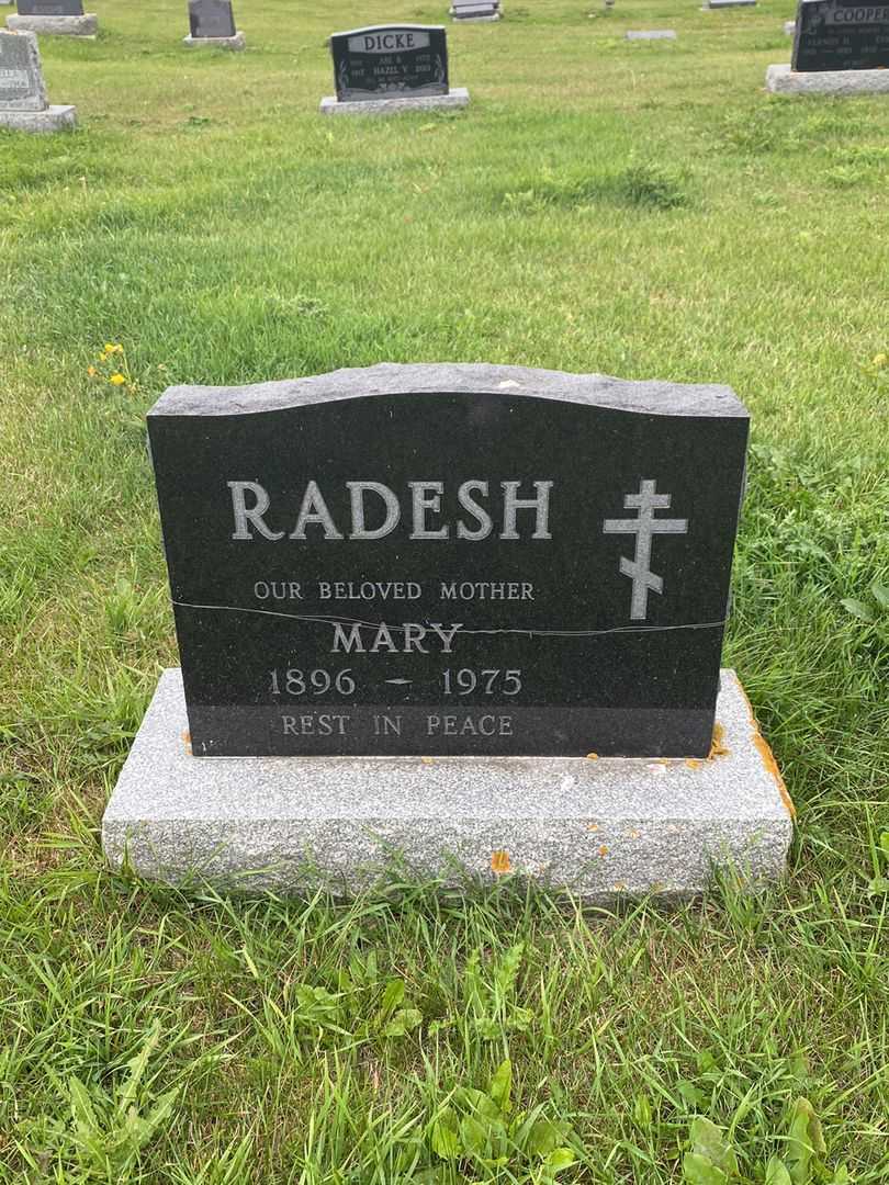 Mary Radesh's grave. Photo 1