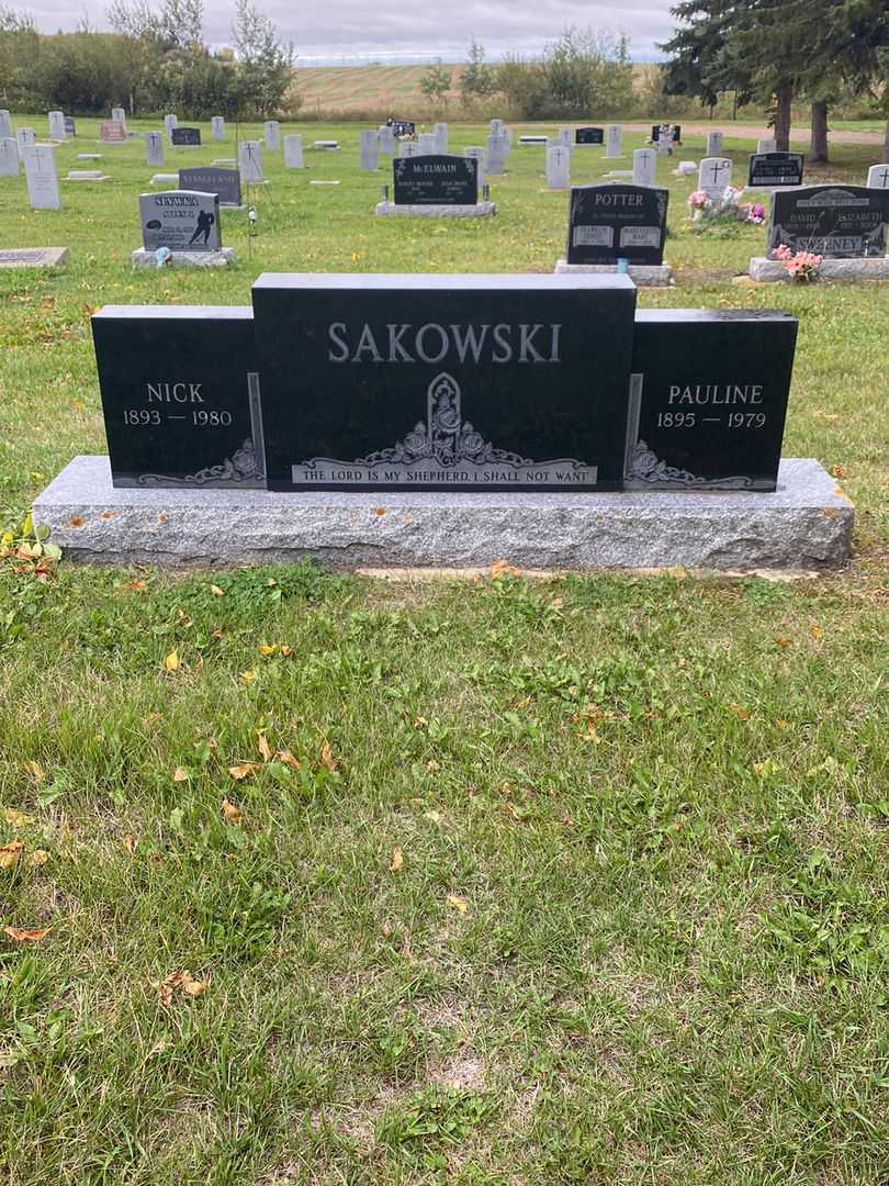 Pauline Sakowski's grave. Photo 2