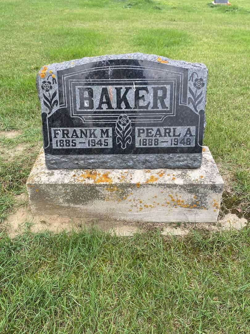 Pearl Agnes Baker's grave. Photo 1
