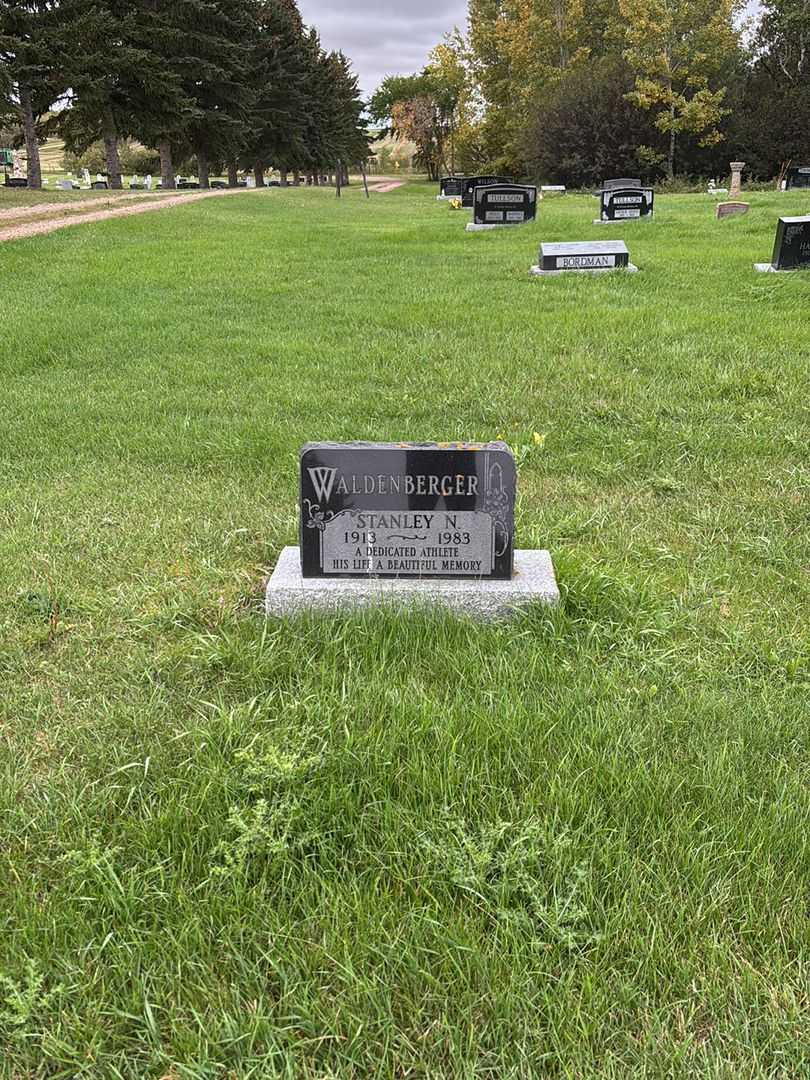 Stanley Norman Waldenberger's grave. Photo 2