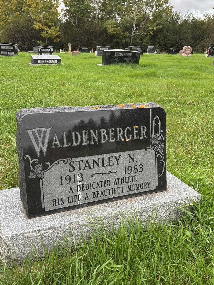 Stanley Norman Waldenberger's grave. Photo 1