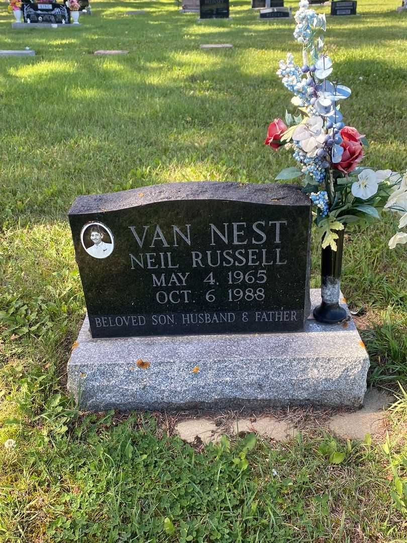 Neil Russell Van Nest's grave. Photo 1