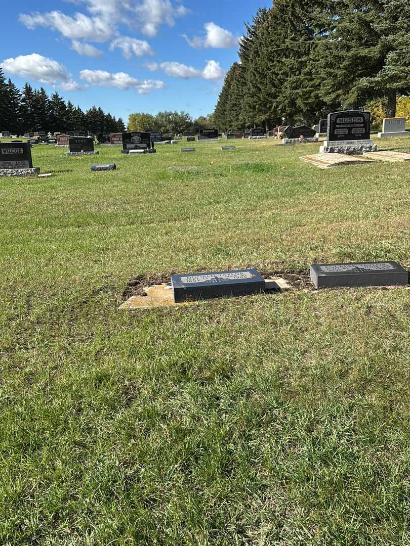 Donald Taylor's grave. Photo 2