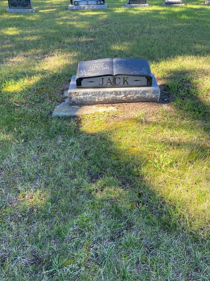 Margaret L. Jack's grave. Photo 2