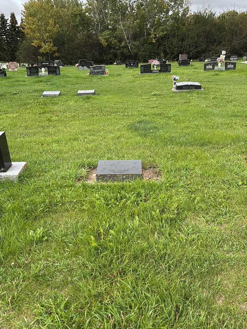 Gordon Urquhart's grave. Photo 2
