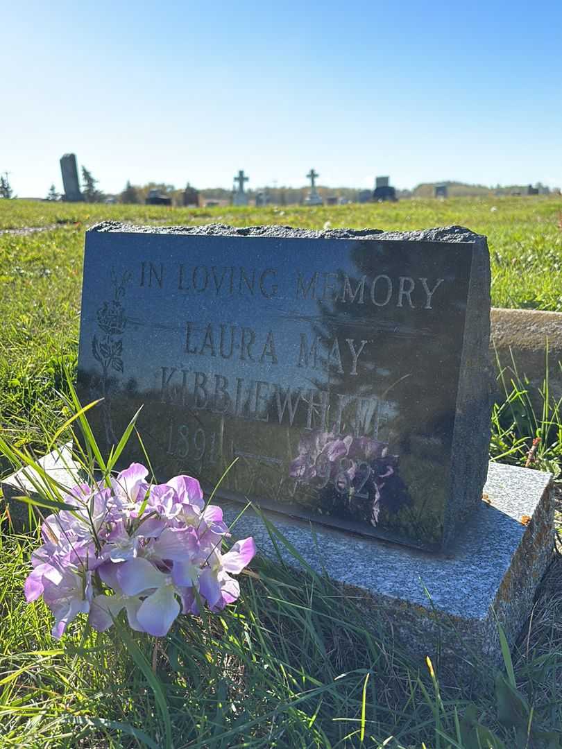 Laura May Kibblewhite's grave. Photo 3