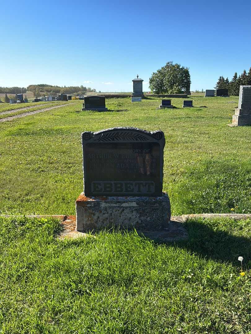 Lillian Ada Ebbett's grave. Photo 2