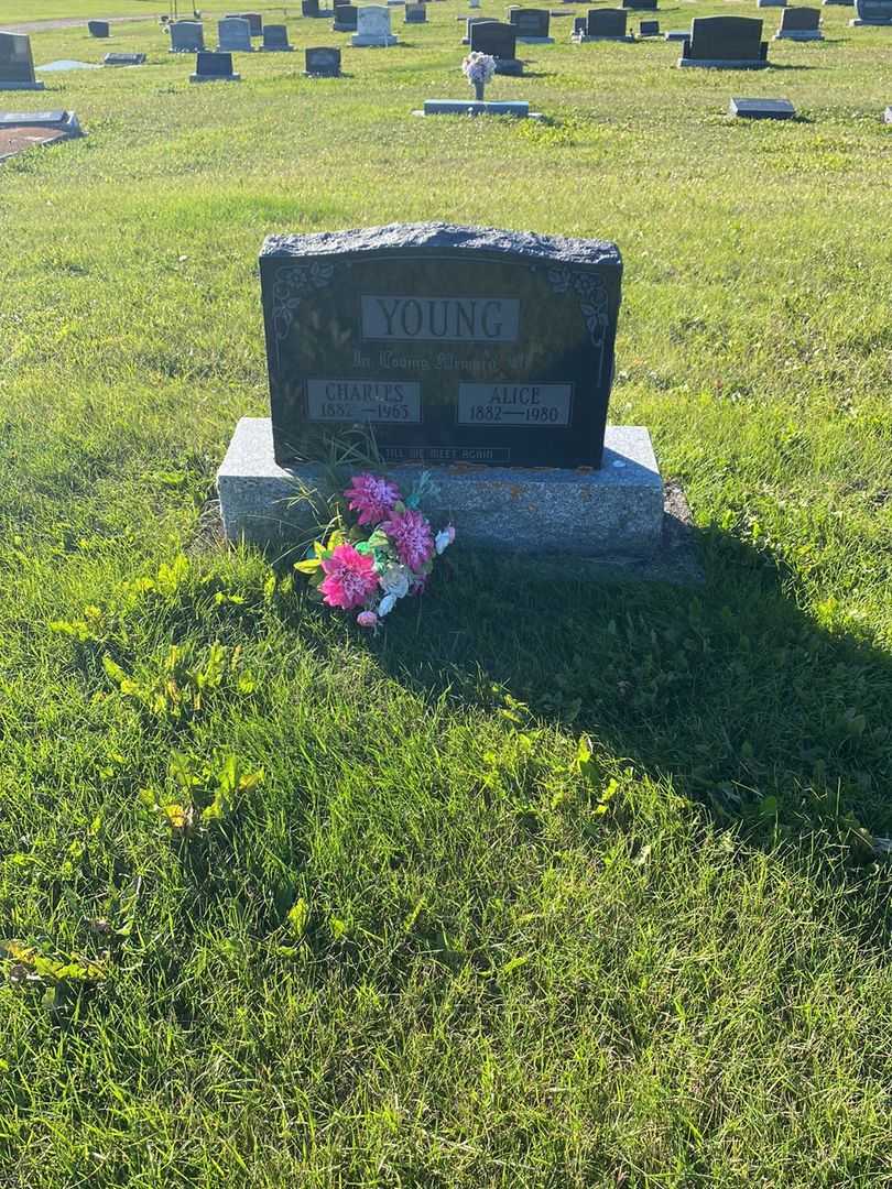 Alice Young's grave. Photo 2