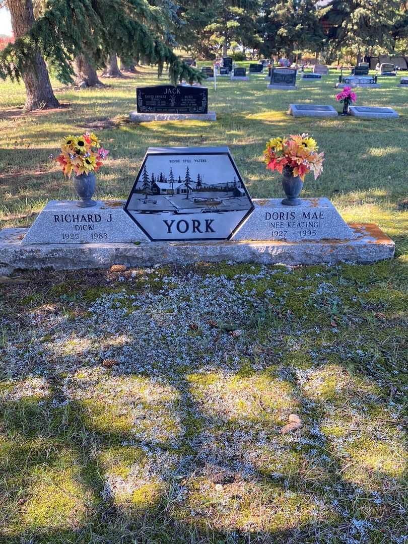Doris Mae Keating York's grave. Photo 2