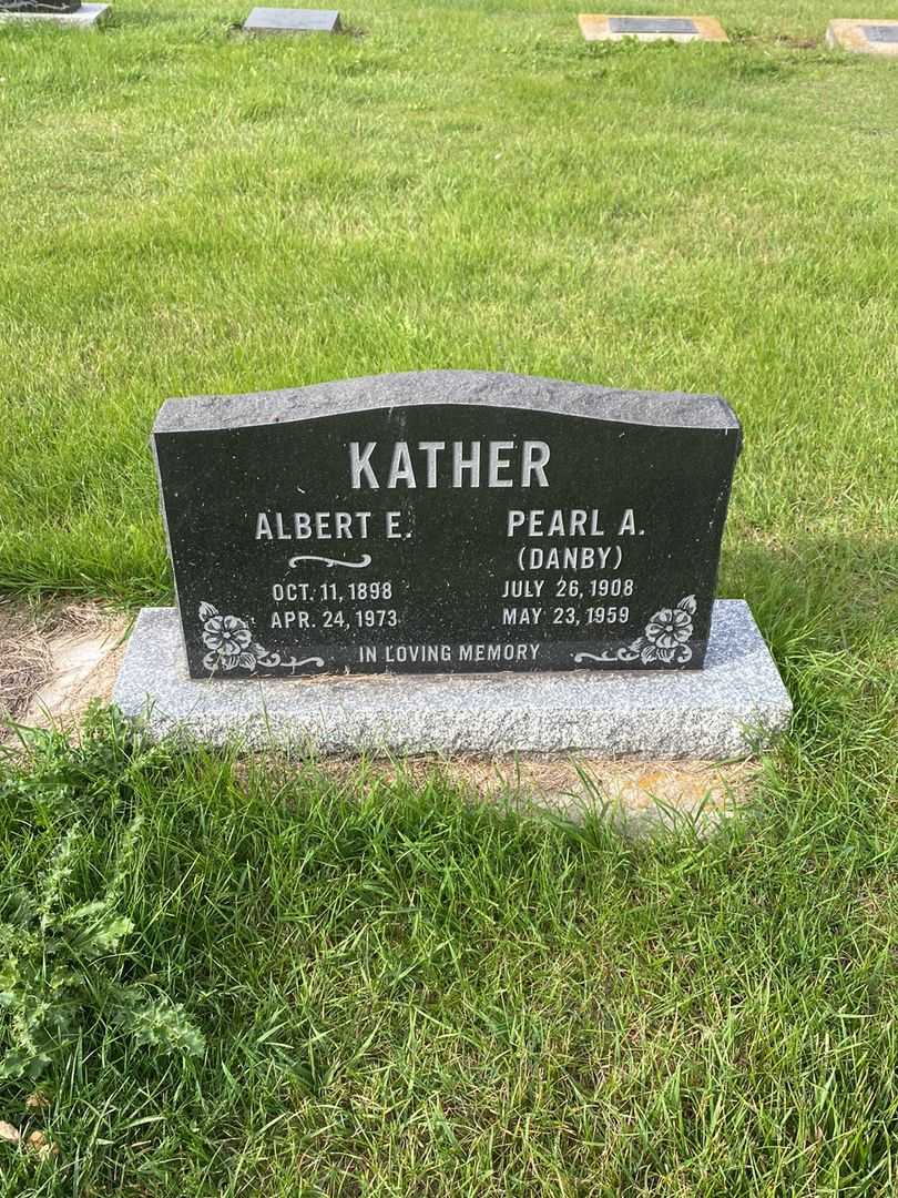 Albert E. Kather's grave. Photo 1