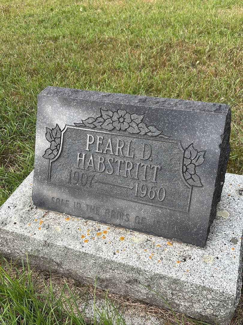 Pearl Dorothy Habstritt's grave. Photo 1
