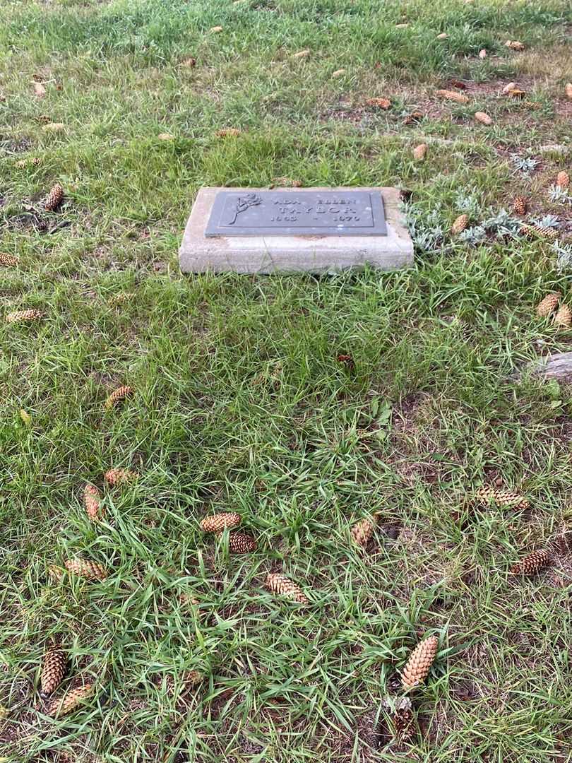 Ada Ellen Taylor's grave. Photo 2
