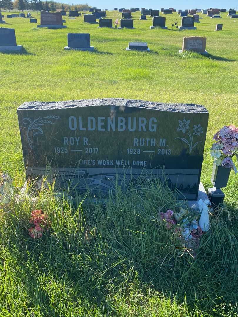Ruth Marie Oldenburg's grave. Photo 1