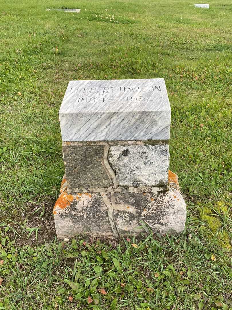 Herbert Dawson's grave. Photo 3