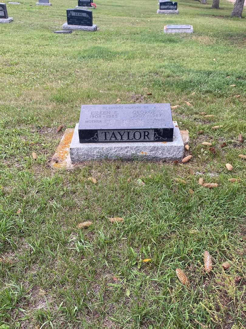 Eileen Elizabeth Taylor's grave. Photo 2