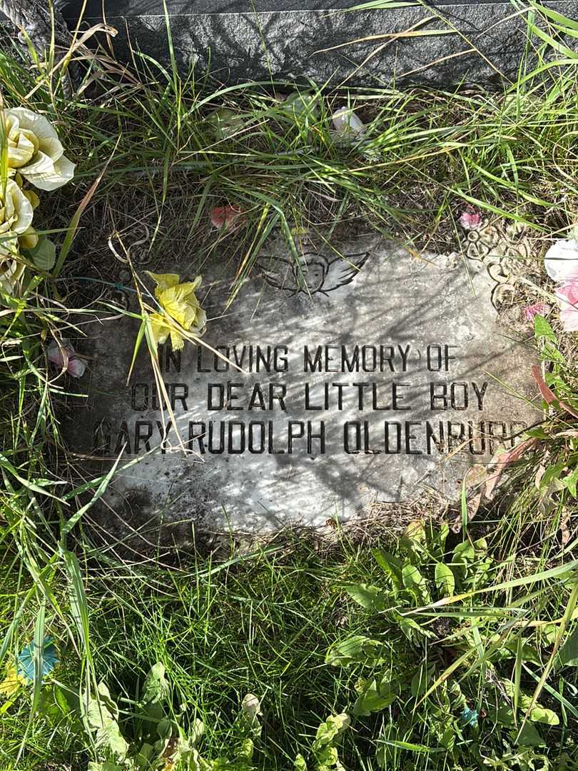 Clifford Mancel Oldenburg's grave. Photo 3
