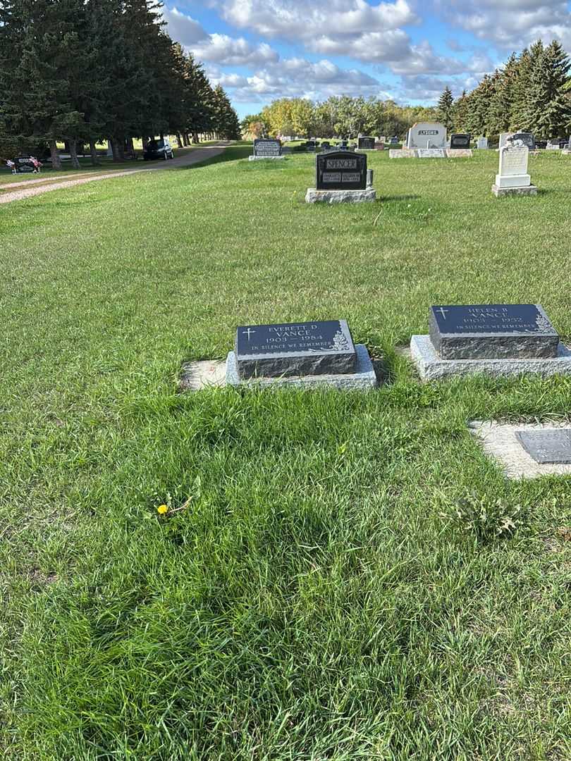 Everett DeLacey Vance's grave. Photo 2