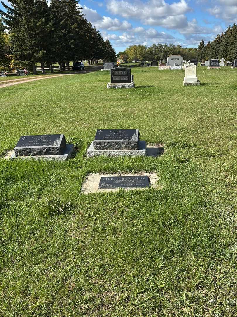 Helen Beatrice Vance's grave. Photo 2